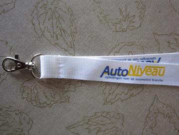 Keycord/ keycoord/ sleutelhanger, kleur wit, auto niveau. beschikbaar voor biedingen