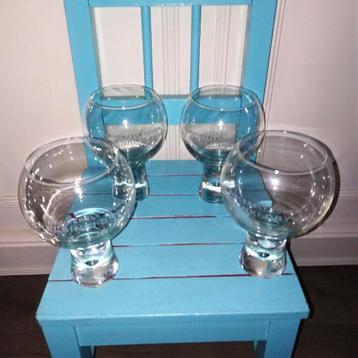 Gin bolglazen Helsinki Dry gin gincerely yours 4 stuks beschikbaar voor biedingen