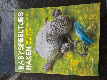 Annemarie Arts - Babyspeeltjes haken beschikbaar voor biedingen