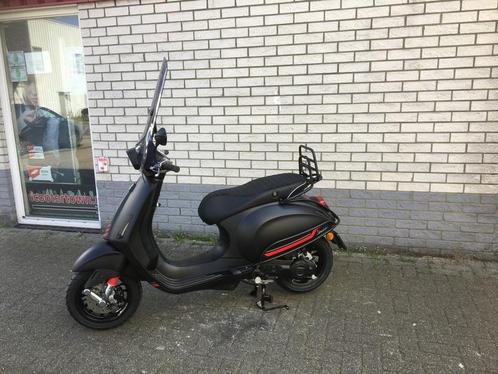 NIEUWE GAVE VESPA SPRINT S MAT ZWART SPECIA BROM 45KM 0KM, Fietsen en Brommers, Brommers | Vespa