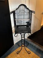 Zwarte vogelkooi op poot zo goed als nieuw, Dieren en Toebehoren, Vogels | Hokken en Kooien, Ophalen of Verzenden, Zo goed als nieuw
