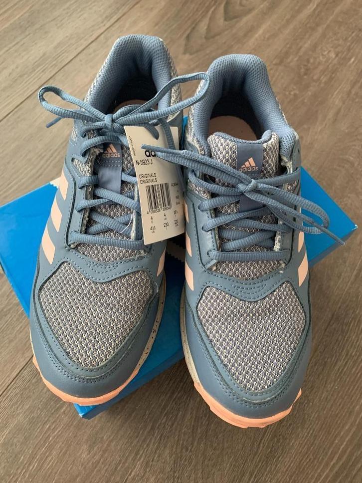 Adidas Fabela Rise blauwe hockeyschoenen dames/heren maat 40, Sport en Fitness, Hockey, Nieuw, Schoenen, Ophalen of Verzenden