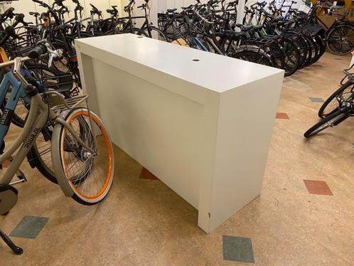 Toonbank/Balie Wit hoogglans 1,60/1,80 lang, Zakelijke goederen, Kantoor en Winkelinrichting | Winkel en Inventaris, Ophalen