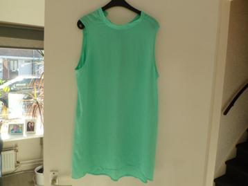 Mooie top, maat S beschikbaar voor biedingen