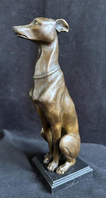 Art Deco Hond. brons/bronzen beschikbaar voor biedingen