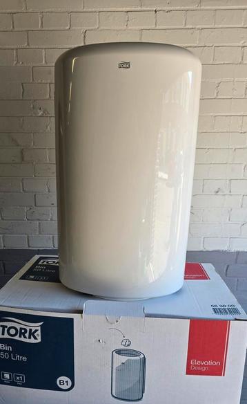 Tork 563000 B1 Afvalbak Wit 50L bevestiging vloer of muur beschikbaar voor biedingen