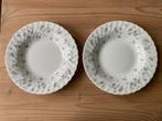2 Wedgwood April Flowers diepe borden, Antiek en Kunst, Antiek | Servies los, Ophalen of Verzenden