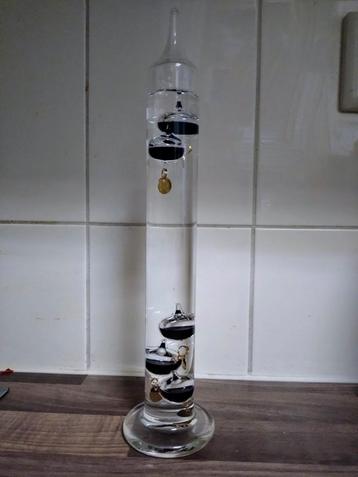 Zeer nette Galileo thermometer zwarte bolletjes glas beschikbaar voor biedingen