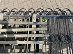 Hekwerk 4930cm breed x 930cm hoog inclusief 4 palen, Ophalen, Gebruikt, IJzer, Sierhekwerk