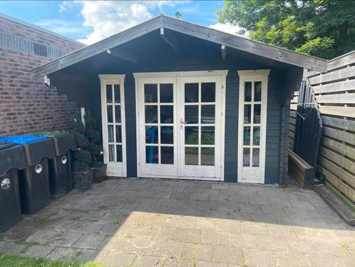 Tuinhuis / Blokhut, Tuin en Terras, Tuinhuizen, Gebruikt, Blokhut, Hout, 250 tot 500 cm, 200 tot 400 cm, 3 ramen of meer, Met overkapping