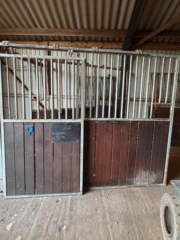 Paardenbox box paardenstal stalwanden beschikbaar voor biedingen