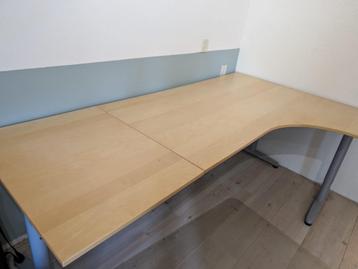 Bureau, verlengt  (Galant, IKEA) beschikbaar voor biedingen