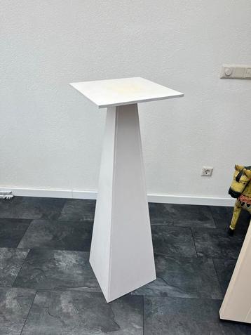 Witte Zuil / Pilaar - 35x35x111cm beschikbaar voor biedingen