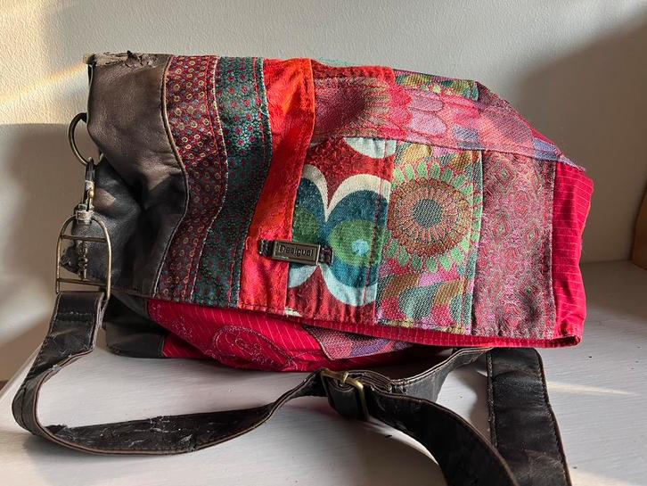 Desigual tas goed gebruikt multicolor, Sieraden, Tassen en Uiterlijk, Tassen | Schoudertassen, Zo goed als nieuw, Overige merken