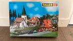Faller Bouwdoos H0 190173 dorpsset kerk, huis, wijnstube, Hobby en Vrije tijd, Modeltreinen | H0, Overige merken, Gelijkstroom of Wisselstroom