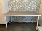 Bureau grijs 150x75 met verstelbare poten, IKEA, In hoogte verstelbaar, Zo goed als nieuw, Ophalen, Bureau