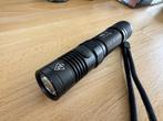 Nitecore EC20 zaklamp met oplader en batterij, Ophalen of Verzenden, Gebruikt, Accu