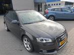 Audi A3 Sportback 1.2 TFSI Ambition Pro Line S, Euro 5, Gebruikt, 4 cilinders, Zilver of Grijs