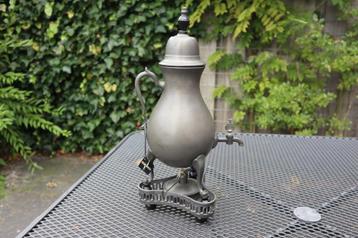 tinnen koffiekan met stoof olielampje Gero tin engeltjes beschikbaar voor biedingen