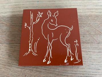 Prachtig vintage tegeltje met hertje beschikbaar voor biedingen