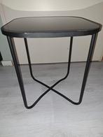 Metalen tafeltje met zwarte glasplaat 37b X 37l X 45h, Huis en Inrichting, Tafels | Bijzettafels, Ophalen, Rond, Glas, Minder dan 55 cm