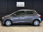 Toyota Yaris 1.5 Hybrid Automaat Navi Camera Clima Lijn Ass, Gebruikt, Zwart, 1055 kg, Bedrijf