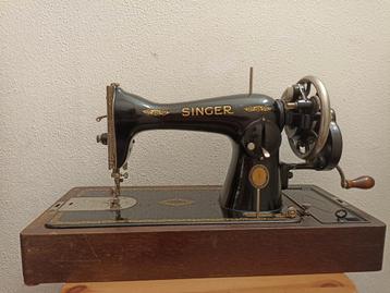 Antieke naaimachine van het merk Singer beschikbaar voor biedingen