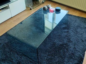 Glazen salontafel beschikbaar voor biedingen