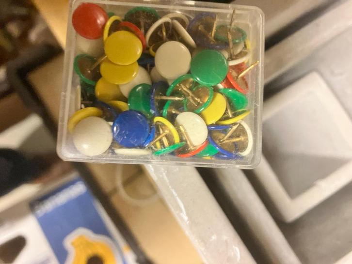 Doosje punaises, Hobby en Vrije tijd, Overige Hobby en Vrije tijd, Nieuw, Ophalen of Verzenden