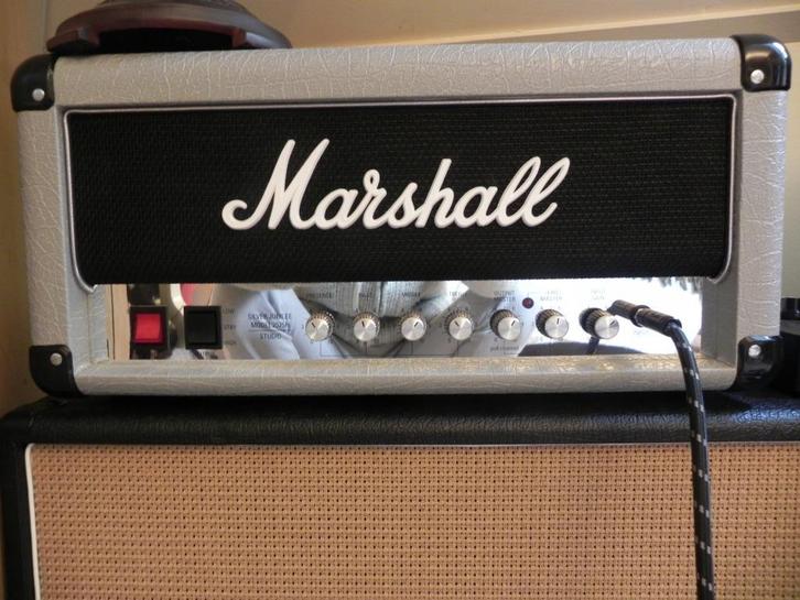 Marshall 2525H Silver Jubilee RUILEN tegen Marshall SV20H, Muziek en Instrumenten, Versterkers | Bas en Gitaar, Zo goed als nieuw