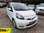 Toyota Aygo 1.0-12V Comfort Navigator,Airco,5drs, Voorwielaandrijving, Euro 5, Gebruikt, 4 stoelen