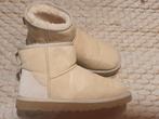 Uggs classic mini sand 38, Kleding | Dames, Schoenen, UGG, Beige, Lage of Enkellaarzen, Ophalen of Verzenden