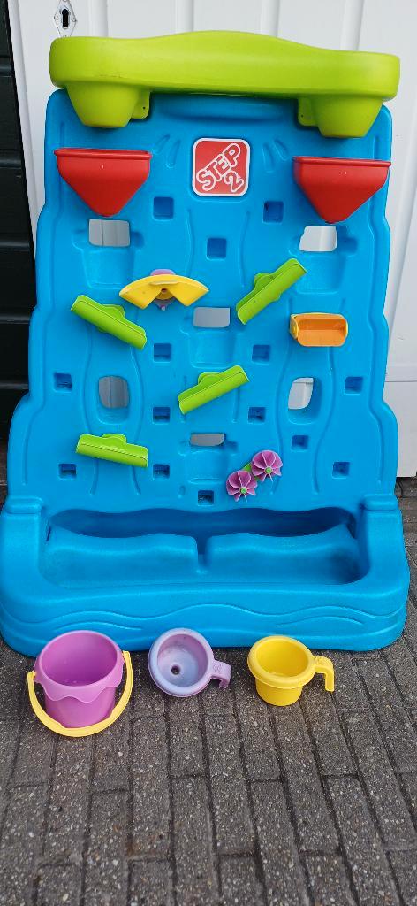 Grote en hoge Step2 kunststof waterwand met accessoires, Kinderen en Baby's, Speelgoed | Buiten | Los speelgoed, Gebruikt, Ophalen