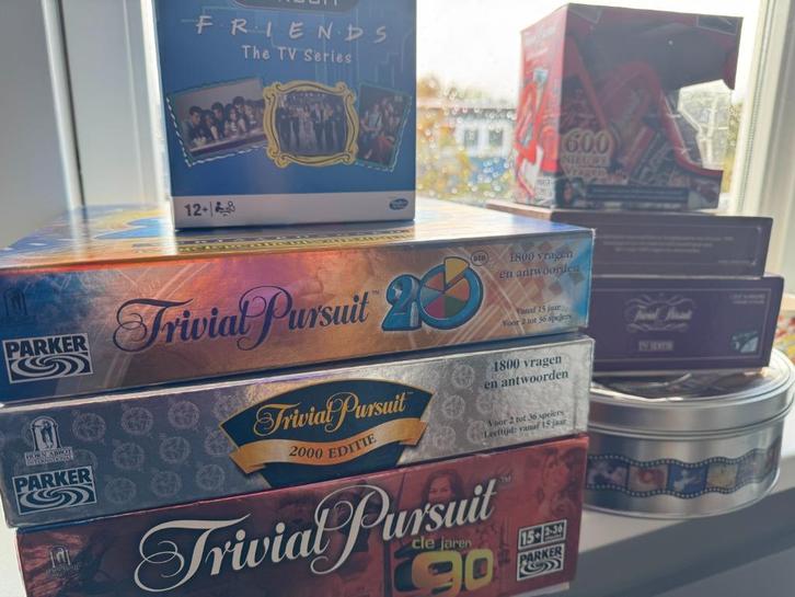 8x trivial pursuit, Hobby en Vrije tijd, Gezelschapsspellen | Bordspellen, Gebruikt, Drie of vier spelers, Reisspel, Ophalen