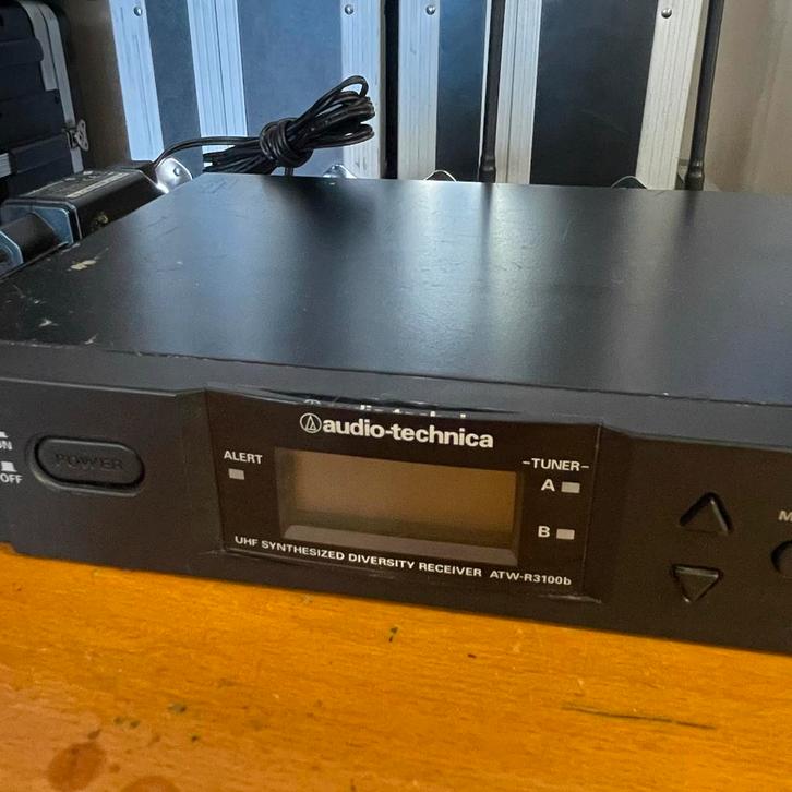 Audio Technica ATW-R3100b draadloze microfoon set 606-631MHz, Muziek en Instrumenten, Microfoons, Gebruikt, Zangmicrofoon, Draadloos
