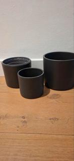 Set van 3 stenen bloempotten., Tuin en Terras, Bloempotten, Ophalen, Steen, Rond, Zo goed als nieuw