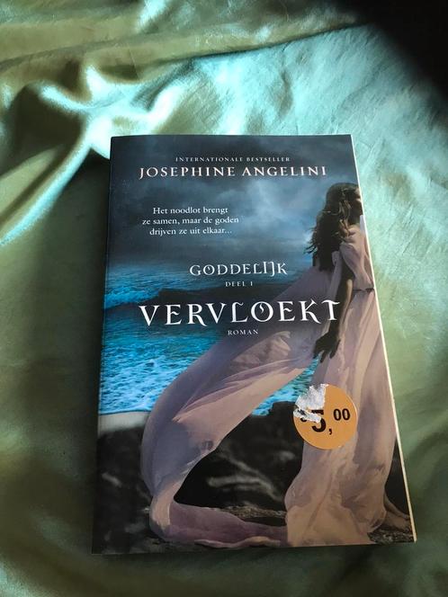 Vervloekt, Boeken, Fantasy, Zo goed als nieuw, Ophalen of Verzenden
