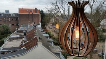 Houten hanglamp (2x beschikbaar) beschikbaar voor biedingen