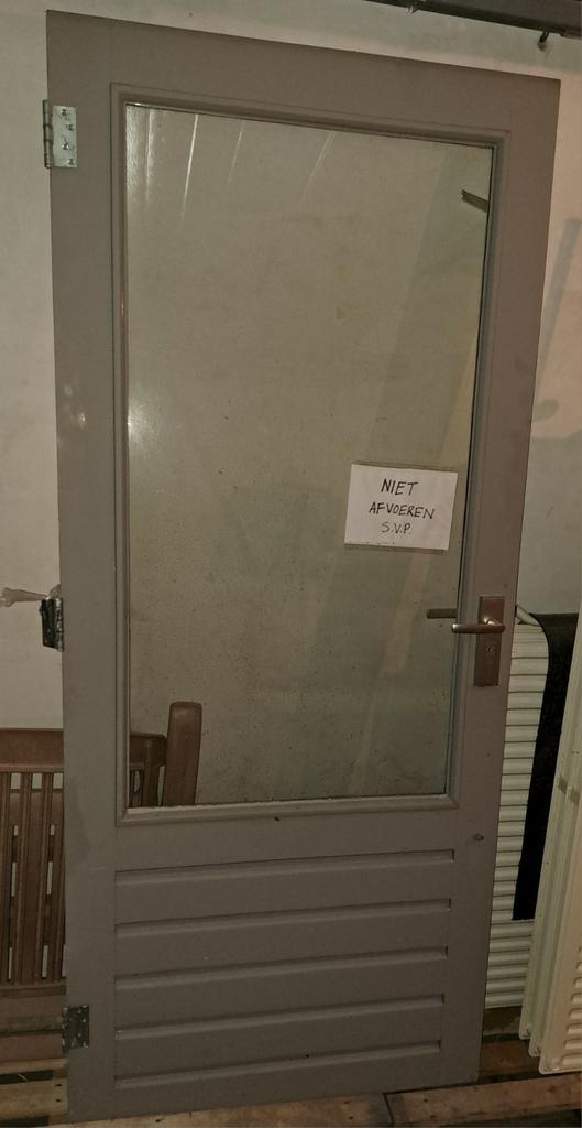 Buitendeur compleet met hang- en sluitwerk Axa, Doe-het-zelf en Verbouw, Hang- en Sluitwerk, Zo goed als nieuw, Ophalen