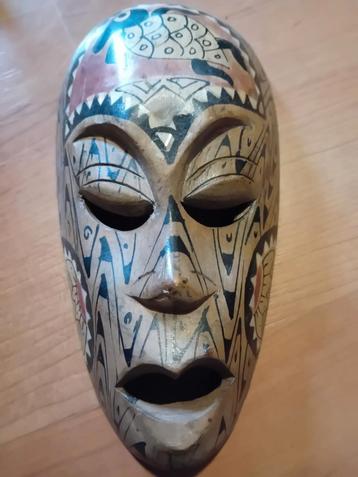 Afrikaans Masker met Schildpad beschikbaar voor biedingen