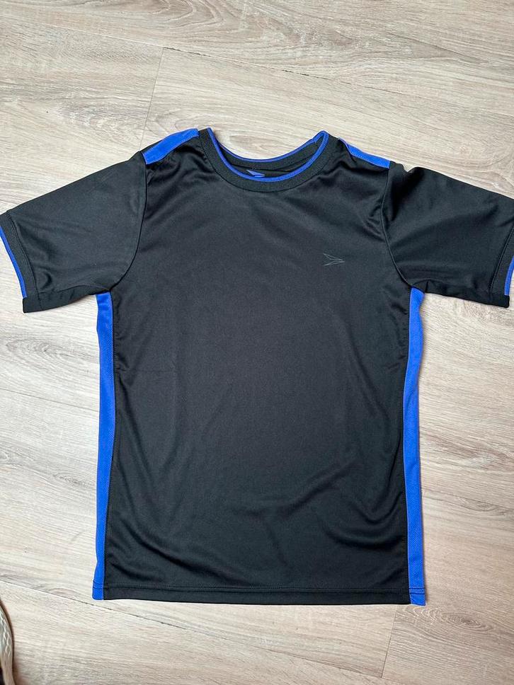 Zwart/paars sportshirt maat 152, Kinderen en Baby's, Kinderkleding | Maat 152, Zo goed als nieuw, Sport- of Zwemkleding, Ophalen of Verzenden