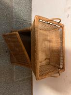 Antiek rieten kastje/naaimandje, Overige materialen, Minder dan 50 cm, Gebruikt, Ophalen of Verzenden