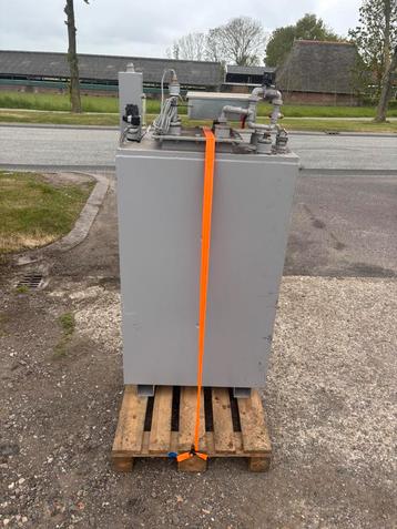 400 Liter diesel tank / Van der Ziel brandstof tank beschikbaar voor biedingen