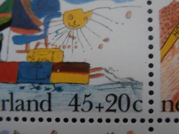 NL 1976; PLAATFOUT 1107 PM7 IN VELLETJE KINDERZEGELS LEES beschikbaar voor biedingen