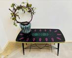 Vintage / Retro salontafel met glazen blad, Ophalen, Zo goed als nieuw, Glas