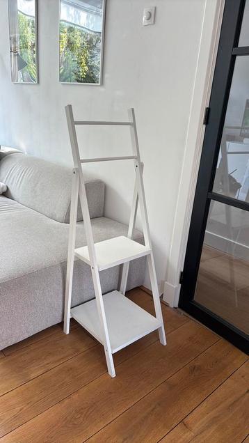 Decoratie trapje beschikbaar voor biedingen