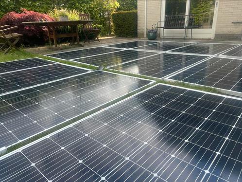 Complete set:12 zonnepanelen Astronergy met Growatt omvormer, Doe-het-zelf en Verbouw, Zonnepanelen en Toebehoren, Zo goed als nieuw