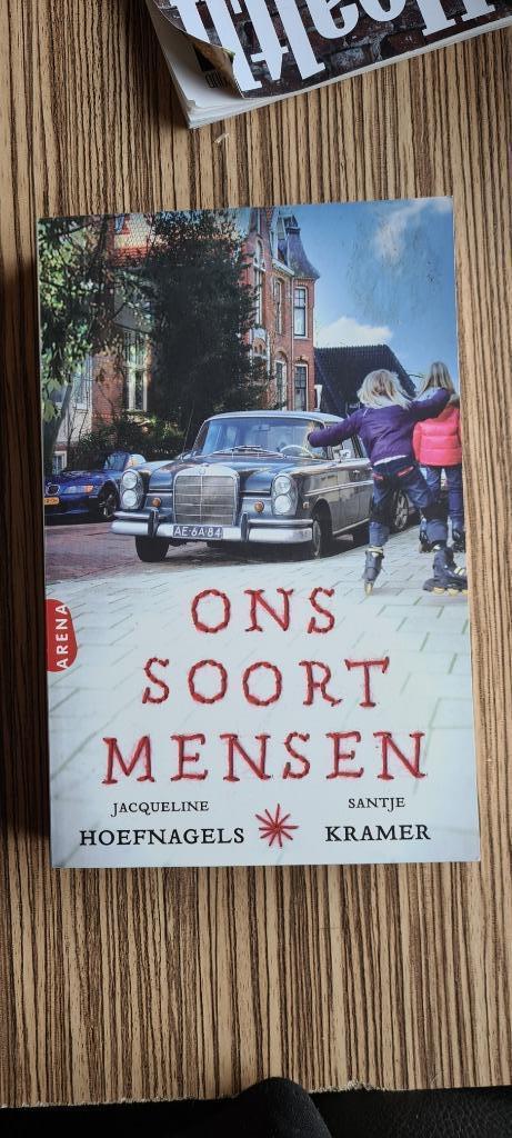boek Ons soort mensen. Jacqueline Hoefnagels en S Kramer, Boeken, Romans, Zo goed als nieuw, Ophalen of Verzenden