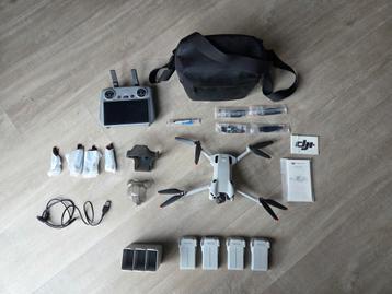 DJI Mini 4 Pro Fly More Combo (RC 2) beschikbaar voor biedingen