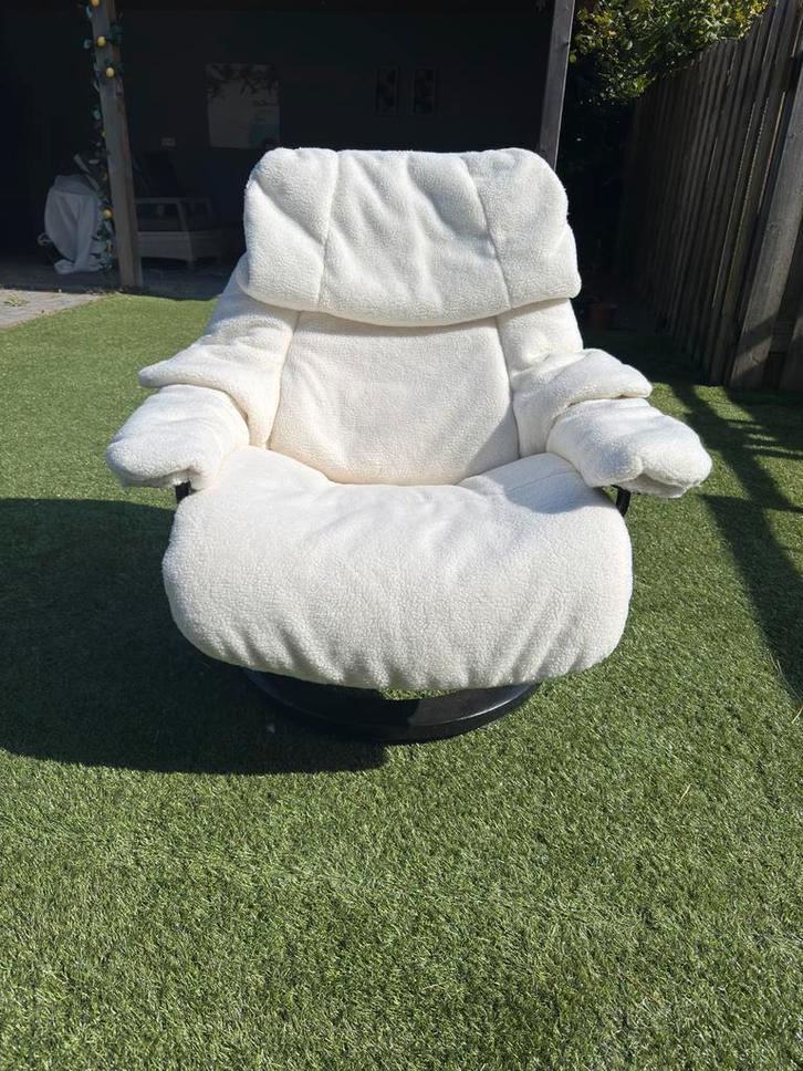 Stressless Reno + Hocker – Opnieuw GESTOFFEERD, Huis en Inrichting, Fauteuils, Nieuw, Stof, 75 tot 100 cm, Ophalen of Verzenden